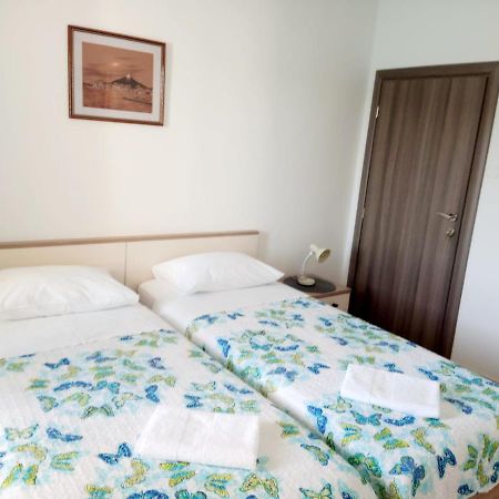 Apartment Luna Tribunj Tribalj Eksteriør billede