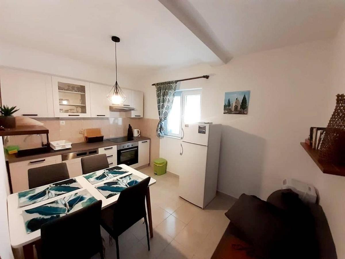 Apartment Luna Tribunj Tribalj Eksteriør billede