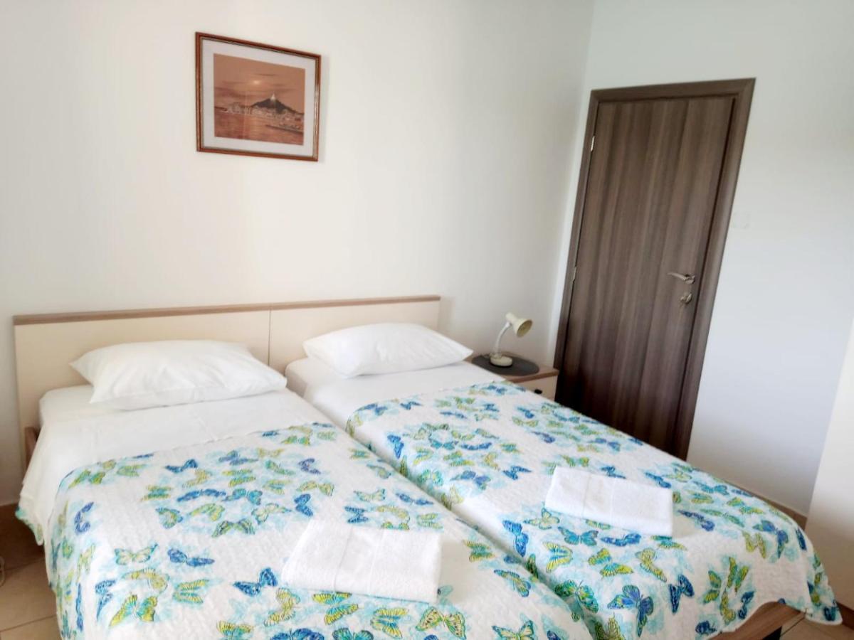 Apartment Luna Tribunj Tribalj Eksteriør billede