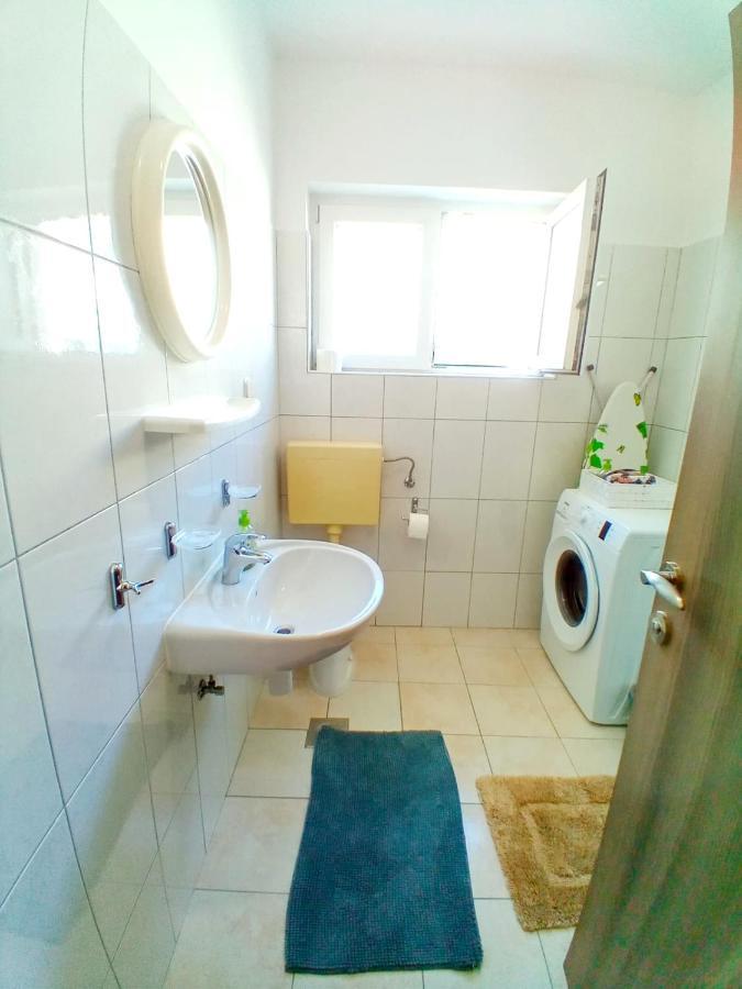 Apartment Luna Tribunj Tribalj Eksteriør billede