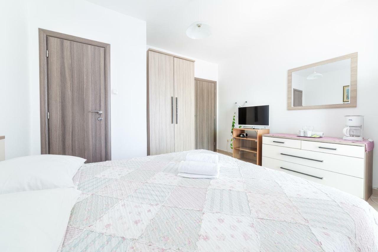 Apartment Luna Tribunj Tribalj Eksteriør billede